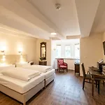 Alte Munze 4*