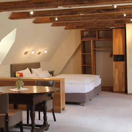 Alte Munze 4* جوسلار