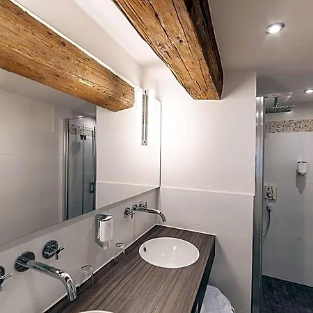 Alte Munze 4*
