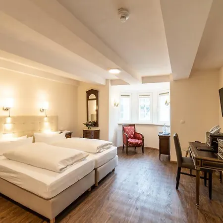 Alte Munze 4*